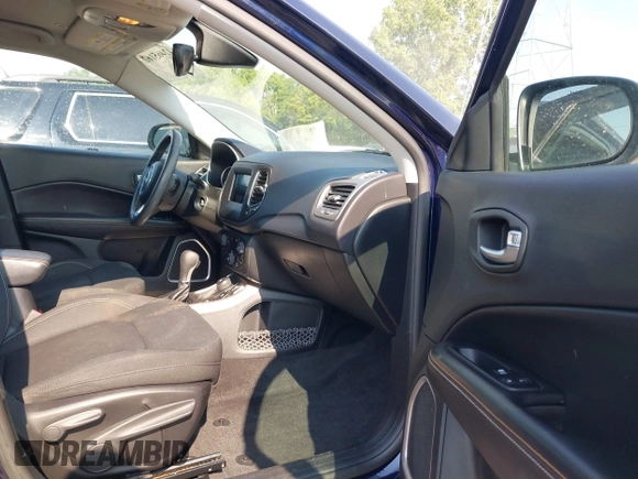 2018 Jeep Compass Sport with VIN 3C4NJDAB8JT143518, listed as a IAAI auction lot 42465162 with 183,632 mi miles and . Bid and sale history available at DreamBid. Image 5.