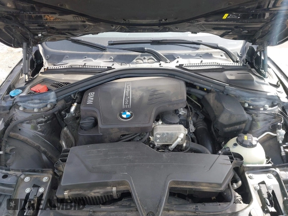 2018 BMW 3 Series 320i xDrive with VIN WBA8E5G53JNU45630, listed as a IAAI auction lot 41561495 with 110,058 mi miles. Bid and sale history available at carsss.com. Image 10.