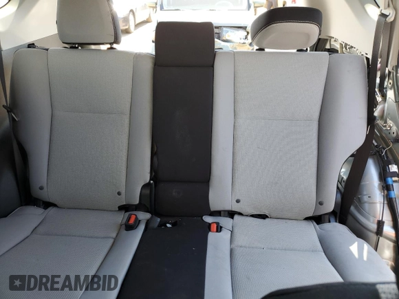 2018 Toyota RAV4 XLE с VIN JTMWFREV5JJ161845, выставлен на аукционе Copart как лот 60572965 с пробегом 85 045 миль миль и Списание • Salvage title. История ставок и продаж доступна на DreamBid. Изображение 10.