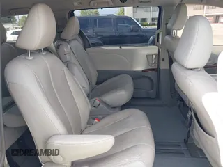2012 Toyota Sienna XLE AAS z VIN 5TDYK3DCXCS278442, wystawiony jako IAAI lot #42228620 z przebiegiem 128 748 mil mil oraz . Historia ofert i sprzedaży dostępna na DreamBid. Obrazek 8.