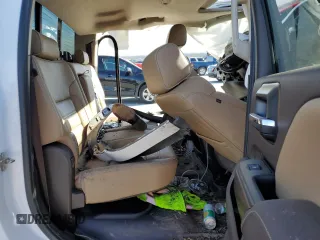 2018 GMC Sierra 2500HD Denali z VIN 1GT12UEYXJF225397, wystawiony jako Copart lot #87736565 z przebiegiem Nie podano mil oraz Nie do naprawy • Non repairable. Historia ofert i sprzedaży dostępna na DreamBid. Obrazek 10.