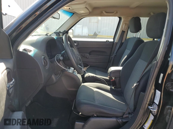 2014 Jeep Patriot Sport z VIN 1C4NJPBA1ED819407, wystawiony jako Copart lot #63123155 z przebiegiem 170 003 mil mil oraz Czysty tytuł • Clean title. Historia ofert i sprzedaży dostępna na DreamBid. Obrazek 7.