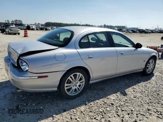 2003 Jaguar S-Type z VIN SAJEA01U73HM89587, wystawiony jako Copart lot #45712745 z przebiegiem 45 916 mil mil oraz Tytuł czysty. Historia ofert i sprzedaży dostępna na DreamBid. Obrazek 3.