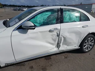 2019 Mercedes-Benz E-Class E 300 with VIN WDDZF4KB4KA686266, listed as a IAAI auction lot 41100169 with 18,205 mi miles. Bid and sale history available at carsss.com. Image 6.