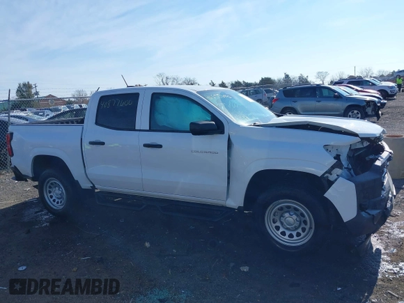 2023 Chevrolet Colorado 2WD Work Truck z VIN 1GCPSBEK8P1201275, wystawiony jako IAAI lot #40877600 z przebiegiem 20 053 mil mil oraz . Historia ofert i sprzedaży dostępna na DreamBid. Obrazek 13.