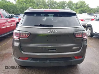 2018 Jeep Compass Latitude with VIN 3C4NJCBB3JT268094, listed as a IAAI auction lot 42487642 with 111,652 mi miles and . Bid and sale history available at DreamBid. Image 16.