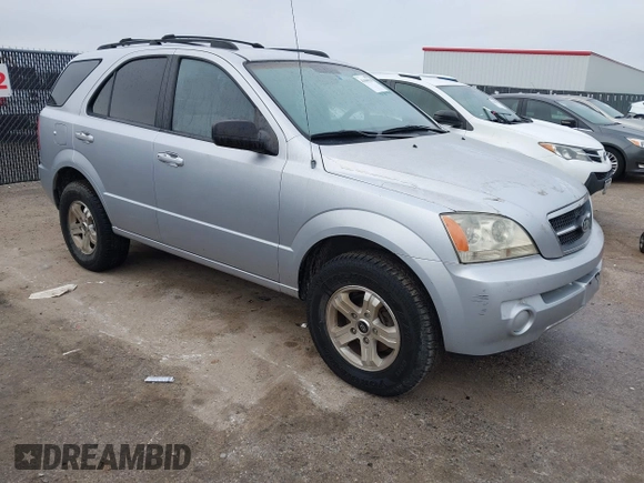 2005 Kia Sorento LX with VIN KNDJD733455484725, listed as a IAAI auction lot 41444120 with 242,129 mi miles. Bid and sale history available at carsss.com. Image 1.