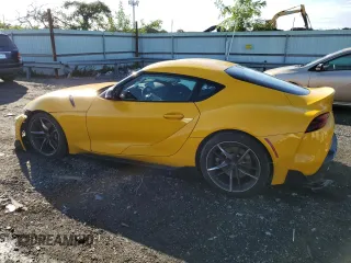 2022 Toyota Supra 3.0 z VIN WZ1DB0C09NW049985, wystawiony jako Copart lot #68956213 z przebiegiem 18 457 mil mil oraz . Historia ofert i sprzedaży dostępna na DreamBid. Obrazek 2.