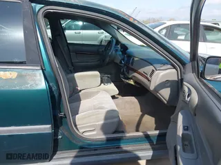 2000 Chevrolet Impala with VIN 2G1WF52E9Y9330910, listed as a IAAI auction lot 41940930 with 232,467 mi miles. Bid and sale history available at carsss.com. Image 5.