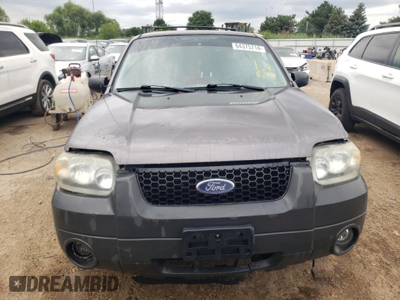 2004 Ford Escape Limited with VIN 1FMCU94144KA37129, listed as a Copart auction lot 64375714 with 181,393 mi miles and Salvage Title. Bid and sale history available at carsss.com. Image 5.