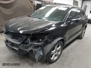 2017 Lincoln MKC Premiere with VIN 5LMCJ1D92HUL52227, listed as a IAAI auction lot 40801173 with 46,743 mi miles. Bid and sale history available at carsss.com. Image 2.
