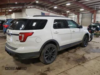 2018 Ford Explorer XLT z VIN 1FM5K8D85JGA53554, wystawiony jako Copart lot #58301995 z przebiegiem 144 621 mil mil oraz Szkoda całkowita • Salvage title. Historia ofert i sprzedaży dostępna na DreamBid. Obrazek 3.