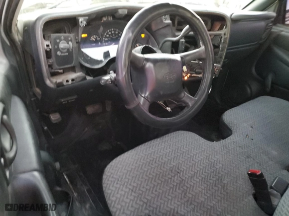2000 Chevrolet S-10 LS with VIN 1GCCS1446YK180031, listed as a Copart auction lot 84048394 with 140,932 mi miles and Salvage Title. Bid and sale history available at carsss.com. Image 8.