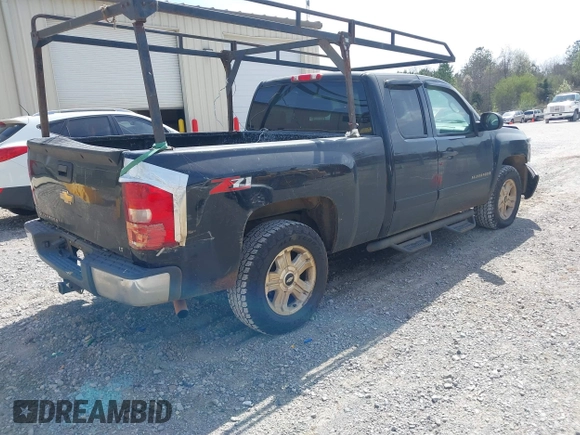 2007 Chevrolet Silverado 1500 LT w/1LT with VIN 2GCEC19J671591822, listed as a IAAI auction lot 41841804 with 325,059 mi miles. Bid and sale history available at carsss.com. Image 4.