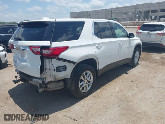 2020 Chevrolet Traverse LS z VIN 1GNERFKW0LJ144119, wystawiony jako IAAI lot #42561910 z przebiegiem 136 035 mil mil oraz . Historia ofert i sprzedaży dostępna na DreamBid. Obrazek 4.