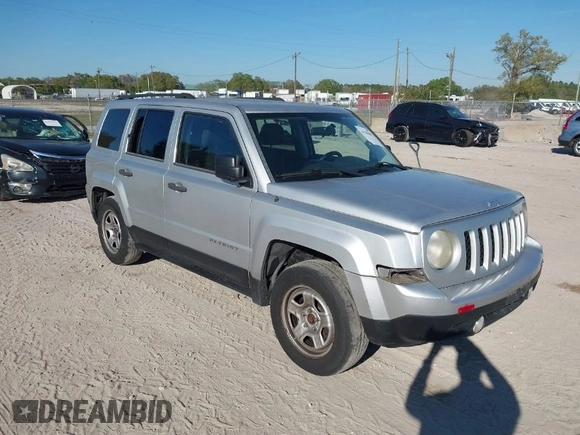 2011 Jeep Patriot Latitude with VIN 1J4NT1GA3BD220000, listed as a IAAI auction lot 41703041 with 138,945 mi miles. Bid and sale history available at carsss.com. Image 1.