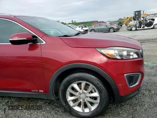 2016 Kia Sorento LX z VIN 5XYPGDA59GG096713, wystawiony jako Copart lot #55785105 z przebiegiem 83 160 mil mil oraz Czysty tytuł • Clean title. Historia ofert i sprzedaży dostępna na DreamBid. Obrazek 14.