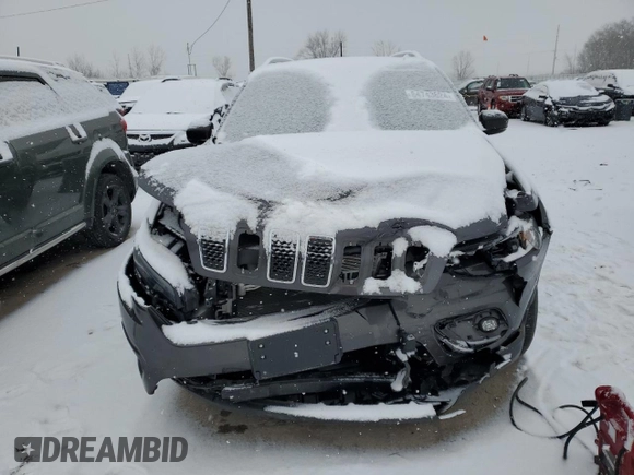 2019 Jeep Cherokee Latitude Plus with VIN 1C4PJLLX0KD403851, listed as a Copart auction lot 84743624 with Not provided miles and Salvage title. Bid and sale history available at DreamBid. Image 5.