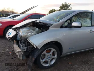 2012 Nissan LEAF SL with VIN JN1AZ0CP6CT017653, listed as a IAAI auction lot 40872149 with 68,474 mi miles. Bid and sale history available at carsss.com. Image 17.