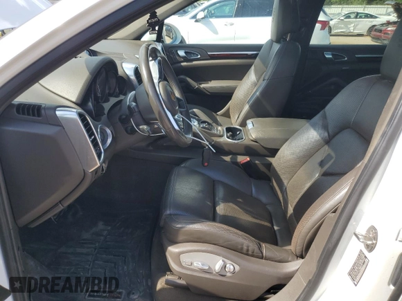 2017 Porsche Cayenne с VIN WP1AA2A21HKA82221, выставлен на аукционе Copart как лот 62022355 с пробегом 122 965 миль миль и Списание • Salvage title. История ставок и продаж доступна на DreamBid. Изображение 7.
