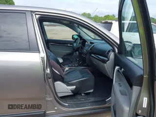 2015 Kia Sorento LX with VIN 5XYKTCA6XFG650154, listed as a IAAI auction lot 42462530 with 120,966 mi miles and . Bid and sale history available at DreamBid. Image 5.