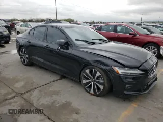 2022 Volvo S60 Momentum with VIN 7JRL12FZ0NG163047, listed as a Copart auction lot 45943493 with 11,951 mi miles. Bid and sale history available at carsss.com. Image 4.