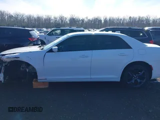 2021 Chrysler 300 S with VIN 2C3CCABG6MH523713, listed as a IAAI auction lot 41371230 with 88,991 mi miles and . Bid and sale history available at DreamBid. Image 14.