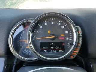 2017 MINI Countryman Cooper with VIN WMZYS7C30H3E06756, listed as a Copart auction lot 75120964 with 191,105 mi miles and Clean title. Bid and sale history available at DreamBid. Image 9.