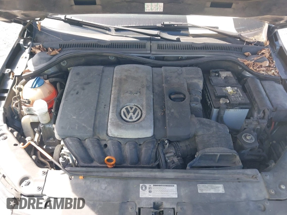 2013 Volkswagen Jetta Sedan SE w/Convenience/Sunroof with VIN 3VWBP7AJ3DM258887, listed as a IAAI auction lot 41611167 with 134,406 mi miles. Bid and sale history available at carsss.com. Image 10.