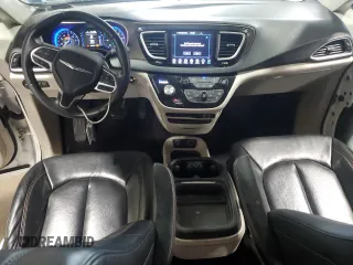 2018 Chrysler Pacifica Touring L z VIN 2C4RC1BG3JR292040, wystawiony jako Copart lot #55304725 z przebiegiem 64 478 mil mil oraz Szkody całkowita. Historia ofert i sprzedaży dostępna na DreamBid. Obrazek 8.