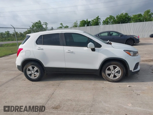 2019 Chevrolet Trax LS with VIN 3GNCJKSB0KL233670, listed as a IAAI auction lot 42161810 with 131,486 mi miles. Bid and sale history available at carsss.com. Image 12.