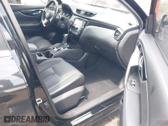 2017 Nissan Rogue S z VIN JN1BJ1CP9HW019565, wystawiony jako IAAI lot #42121059 z przebiegiem 106 056 mil mil oraz . Historia ofert i sprzedaży dostępna na DreamBid. Obrazek 5.