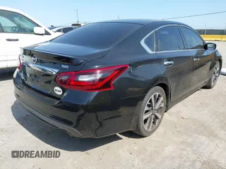 2017 Nissan Altima SV z VIN 1N4AL3AP3HC164982, wystawiony jako IAAI lot #42415869 z przebiegiem 205 081 mil mil oraz . Historia ofert i sprzedaży dostępna na DreamBid. Obrazek 4.