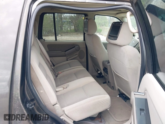 2006 Ford Explorer XLT z VIN 1FMEU73E26UB61439, wystawiony jako IAAI lot #42201161 z przebiegiem 257 907 mil mil oraz . Historia ofert i sprzedaży dostępna na DreamBid. Obrazek 8.
