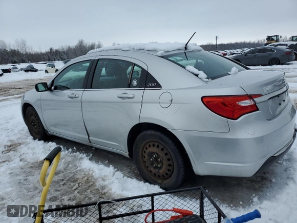 2012 Chrysler 200 LX with VIN 1C3CCBAB9CN315374, listed as a Copart auction lot 44841705 with 147,043 mi miles and Clean Title. Bid and sale history available at DreamBid. Image 2.