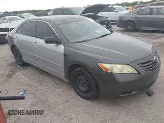 2008 Toyota Camry LE z VIN 4T1BE46K38U758182, wystawiony jako IAAI lot #42184138 z przebiegiem 210 001 mil mil oraz . Historia ofert i sprzedaży dostępna na DreamBid. Obrazek 1.