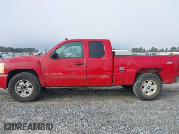 2007 Chevrolet Silverado 1500 LT w/1LT with VIN 2GCEC19J671691001, listed as a IAAI auction lot 41222623 with 453,650 mi miles. Bid and sale history available at carsss.com. Image 14.