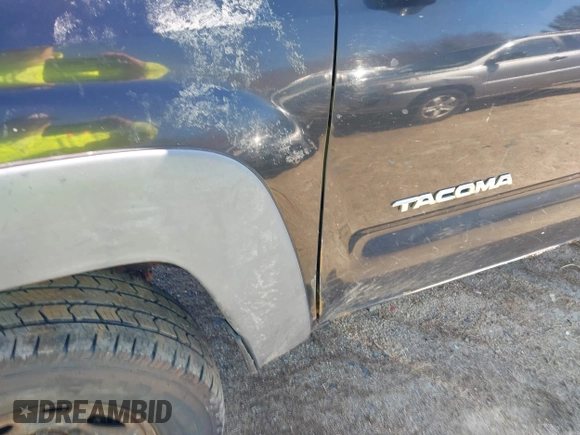 2006 Toyota Tacoma with VIN 5TEUU42N26Z302324, listed as a IAAI auction lot 41931925 with 267,743 mi miles. Bid and sale history available at carsss.com. Image 6.
