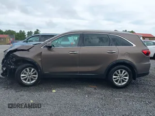 2019 Kia Sorento LX with VIN 5XYPGDA32KG429289, listed as a IAAI auction lot 40030977 with 53,579 mi miles. Bid and sale history available at carsss.com. Image 15.