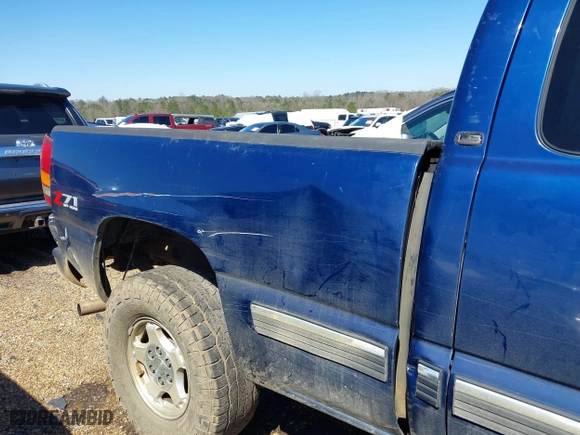 2002 Chevrolet Silverado 1500 LT with VIN 2GCEK19T921226130, listed as a IAAI auction lot 41397105 with 298,115 mi miles. Bid and sale history available at carsss.com. Image 13.