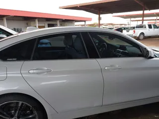 2018 BMW 4 Series 440i with VIN WBA4J5C56JBF07770, listed as a IAAI auction lot 41948710 with 69,655 mi miles and . Bid and sale history available at carsss.com. Image 14.