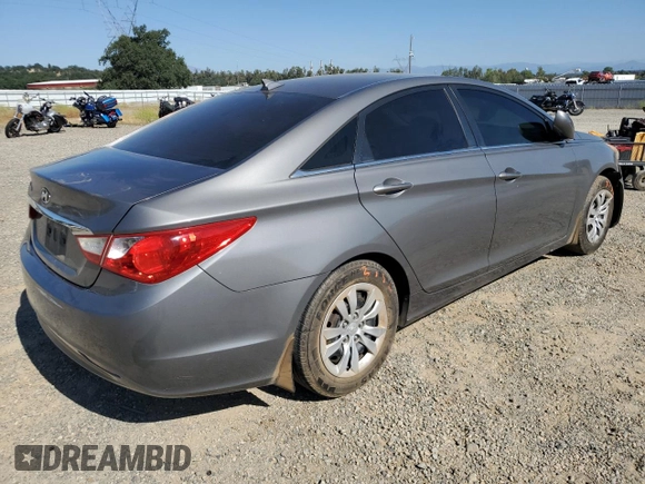 2013 Hyundai Sonata GLS z VIN 5NPEB4AC4DH585156, wystawiony jako Copart lot #58865225 z przebiegiem 142 382 mil mil oraz Szkoda całkowita • Salvage title. Historia ofert i sprzedaży dostępna na DreamBid. Obrazek 3.