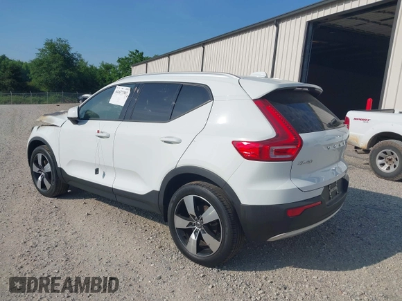 2020 Volvo XC40 Momentum with VIN YV4162UK1L2262562, listed as a IAAI auction lot 41437307 with Not Provided miles and . Bid and sale history available at DreamBid. Image 3.