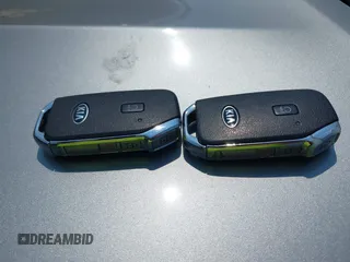 2021 Kia Seltos EX z VIN KNDERCAAXM7152773, wystawiony jako IAAI lot #42358182 z przebiegiem 49 120 mil mil oraz . Historia ofert i sprzedaży dostępna na DreamBid. Obrazek 11.