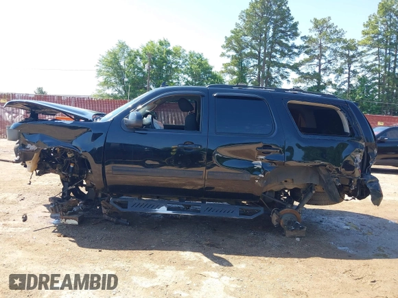 2013 Chevrolet Tahoe LS with VIN 1GNSCAE06DR263469, listed as a IAAI auction lot 42245636 with 240,506 mi miles and . Bid and sale history available at DreamBid. Image 6.