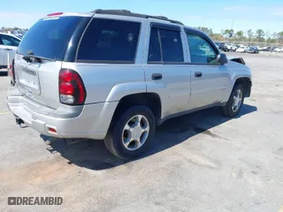 2007 Chevrolet TrailBlazer LT with VIN 1GNDS13SX72216944, listed as a IAAI auction lot 41802137 with 144,867 mi miles. Bid and sale history available at carsss.com. Image 4.