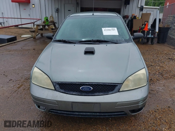 2006 Ford Focus S with VIN 1FAHP37N86W175318, listed as a IAAI auction lot 42206785 with 220,401 mi miles and . Bid and sale history available at DreamBid. Image 6.