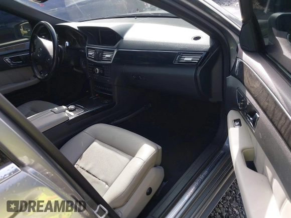 2010 Mercedes-Benz E-Class E 350 Luxury with VIN WDDHF8HB3AA128286, listed as a IAAI auction lot 41970037 with 183,961 mi miles. Bid and sale history available at carsss.com. Image 5.