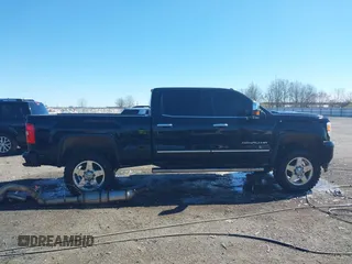 2015 GMC Sierra 2500HD available WiFi Denali with VIN 1GT120E86FF567722, listed as a IAAI auction lot 41603473 with 176,312 mi miles. Bid and sale history available at carsss.com. Image 13.