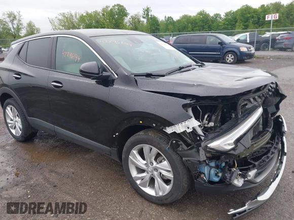 2024 Buick Encore GX Preferred z VIN KL4AMCSL3RB141383, wystawiony jako IAAI lot #42296144 z przebiegiem 9 483 mil mil oraz . Historia ofert i sprzedaży dostępna na DreamBid. Obrazek 1.